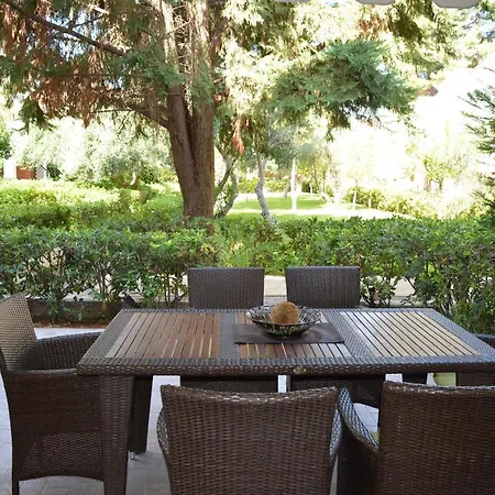 Akrotiri Beach House Ferienhaus *
